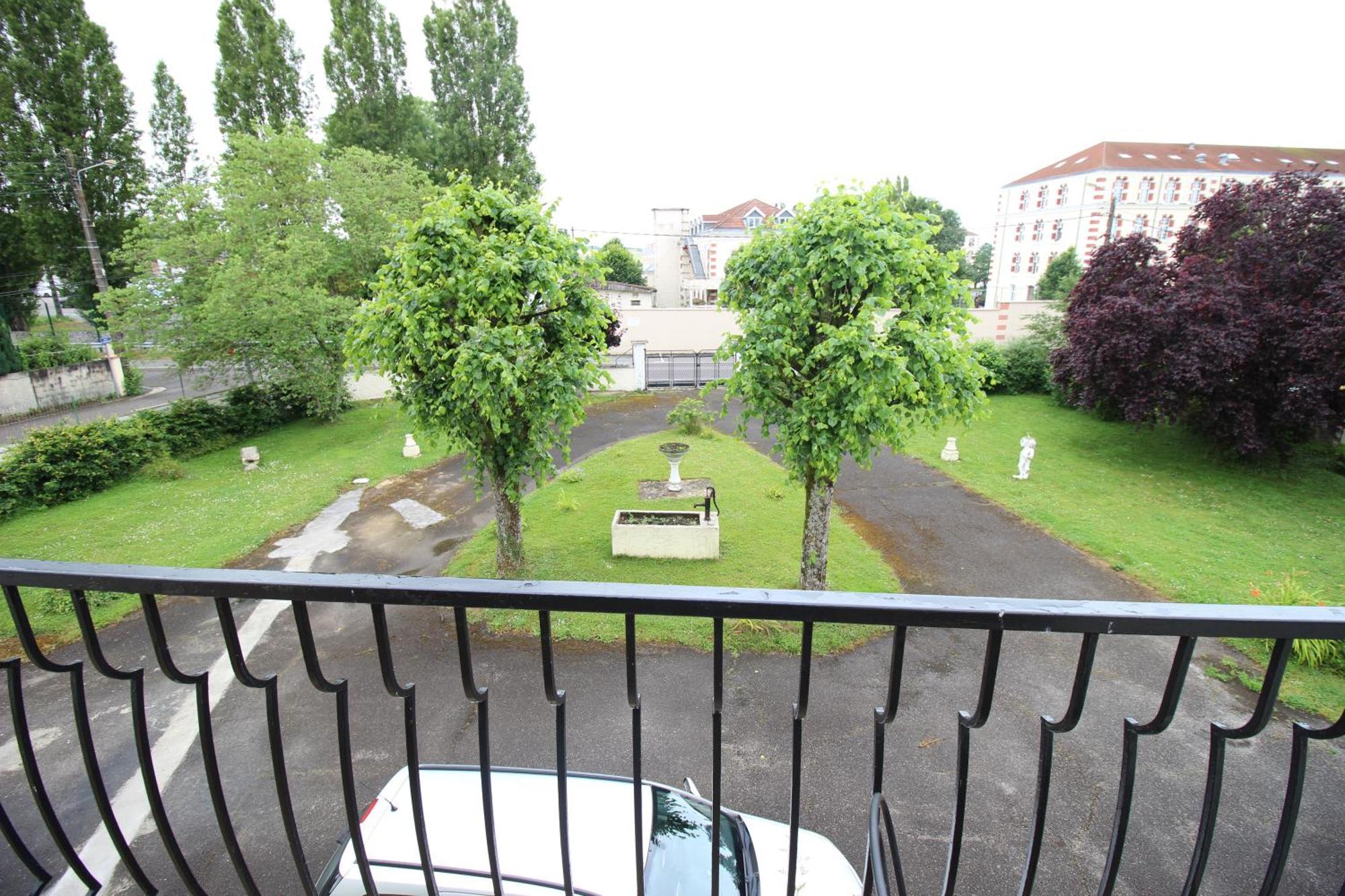 3 Chambres - Tres Grand Jardin Privee - Terrasse Privee - Garage Velo Et Moto - Parking Voiture Privee Dans La Propriete - Gere Par Presta-Zen'Services Thierville-sur-Meuse Esterno foto