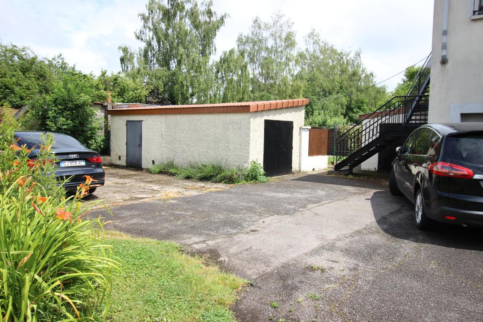 3 Chambres - Tres Grand Jardin Privee - Terrasse Privee - Garage Velo Et Moto - Parking Voiture Privee Dans La Propriete - Gere Par Presta-Zen'Services Thierville-sur-Meuse Esterno foto