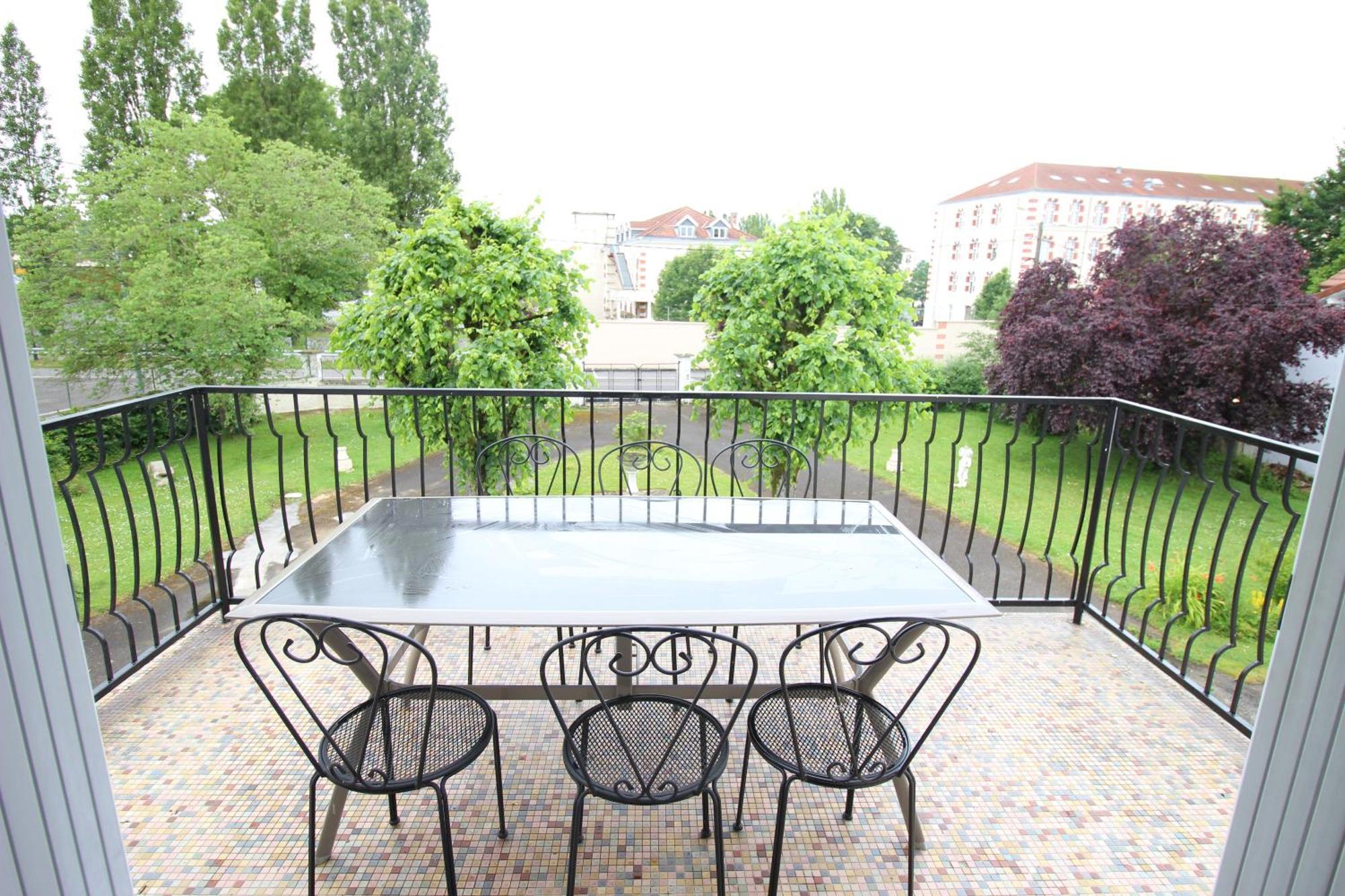 3 Chambres - Tres Grand Jardin Privee - Terrasse Privee - Garage Velo Et Moto - Parking Voiture Privee Dans La Propriete - Gere Par Presta-Zen'Services Thierville-sur-Meuse Esterno foto